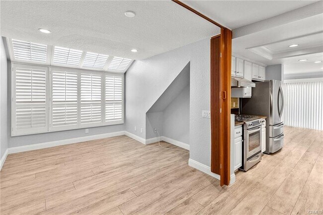 Foto del edificio - 166 Almador, Irvine, CA 92614 - 3 BR 3 BA ...