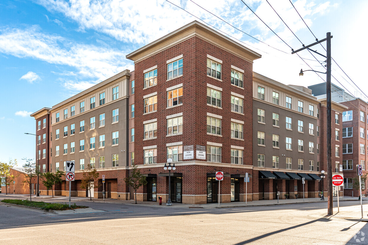 Primary Photo - Lyon's Court Senior Apartments