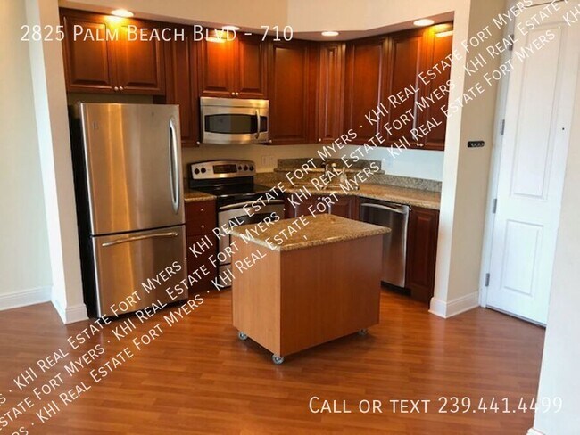 Building Photo - 2825 Palm Beach Blvd