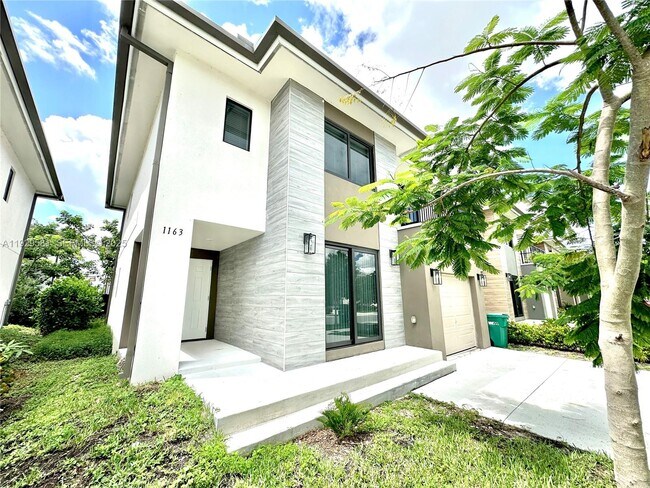 Building Photo - 1163 NW 2nd St