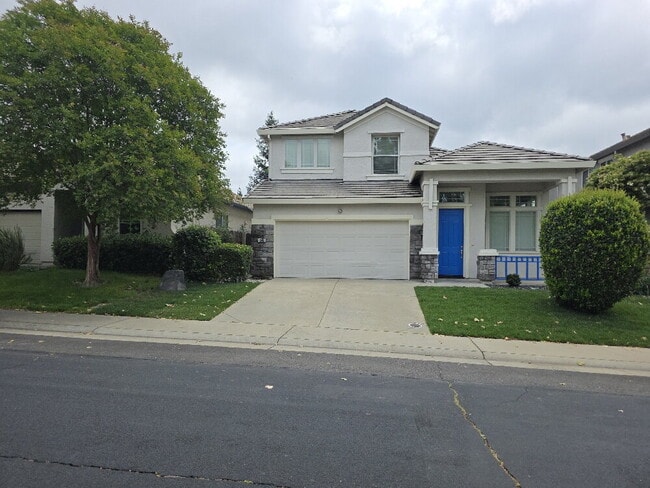 Foto del edificio - Beautiful house for rent in Folsom 4 bd 3 bath 1920 sq feet