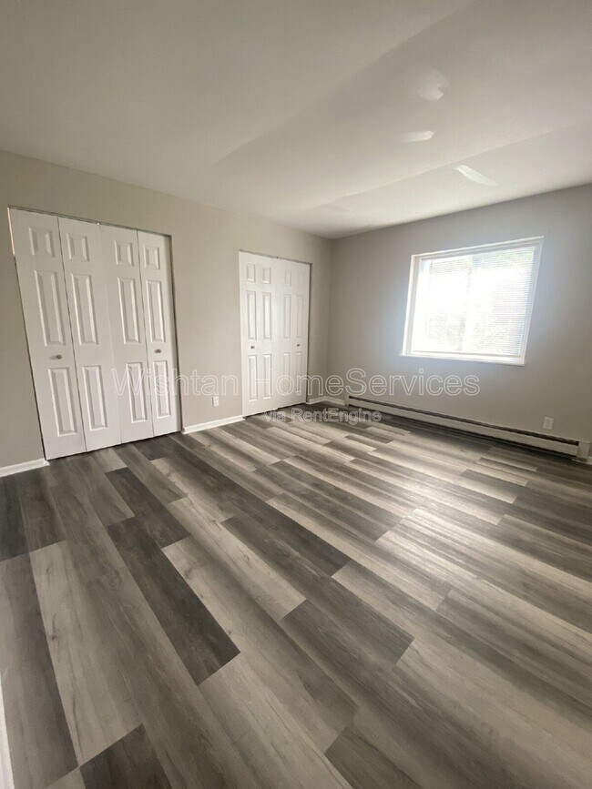 Foto del edificio - 217 Charleston Blvd