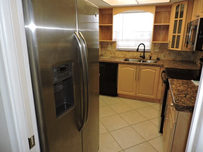 Building Photo - 5520 Tamberlane Cir