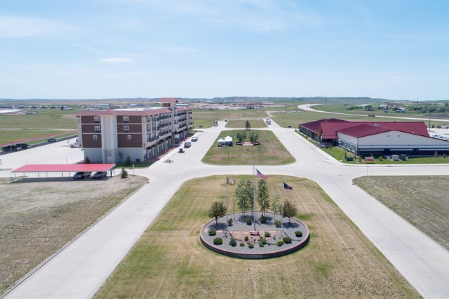 Building Photo - The Village at the Crossing