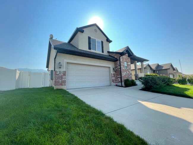 Foto del edificio - Beautiful Single Family Home Available Soon!