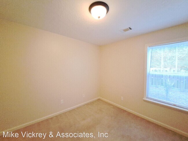 Foto del edificio - 3 br, 2 bath House - 717 Whispering Willow...