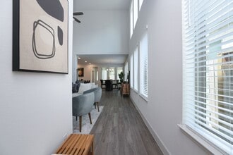 Building Photo - 317 Rise Ln