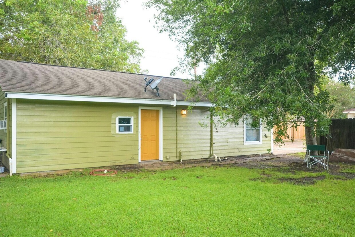 Building Photo - 413 Azalea Drive, Unit 1/2