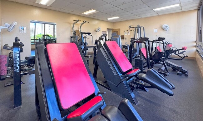 Photo - 411 Hobron Ln Apartment