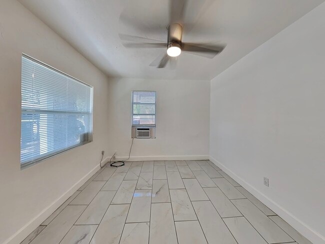 Building Photo - 343 Pleasant St