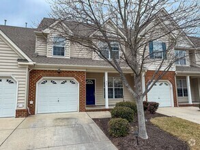 Building Photo - 927 Hunley Dr