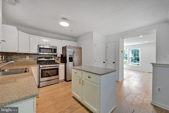 Building Photo - 7836 Foxfarm Ln