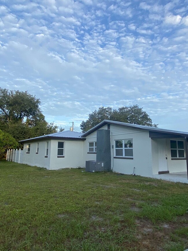 Building Photo - 311 N Arcadia Ave