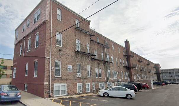 Foto del edificio - 180 North Beacon St