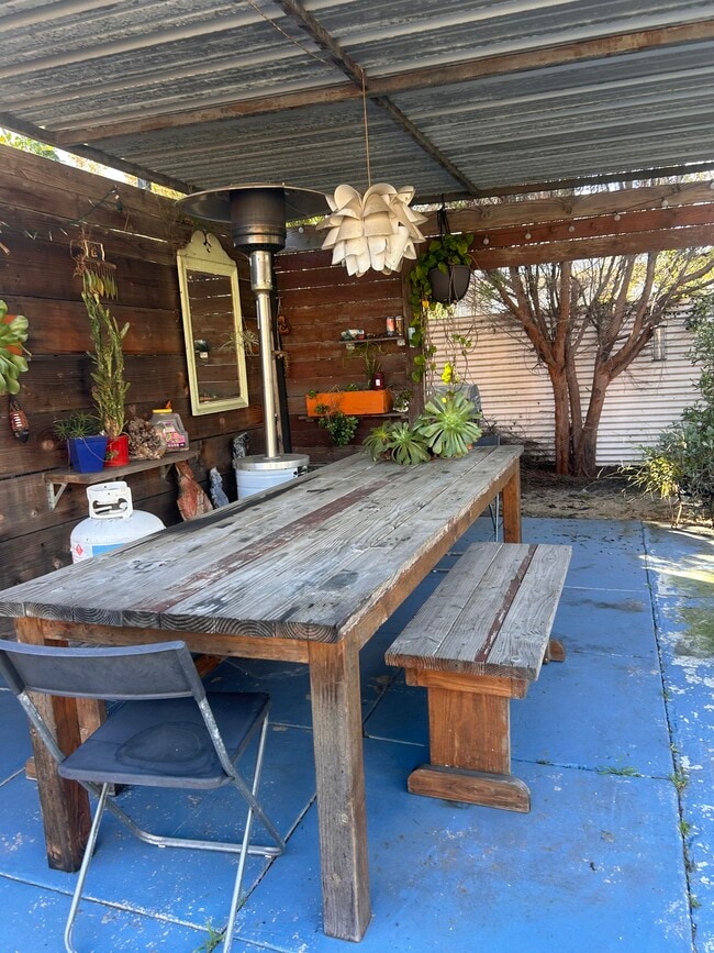 Building Photo - 4717 S Van Ness Ave