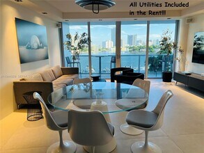 Building Photo - 900 Bay Dr