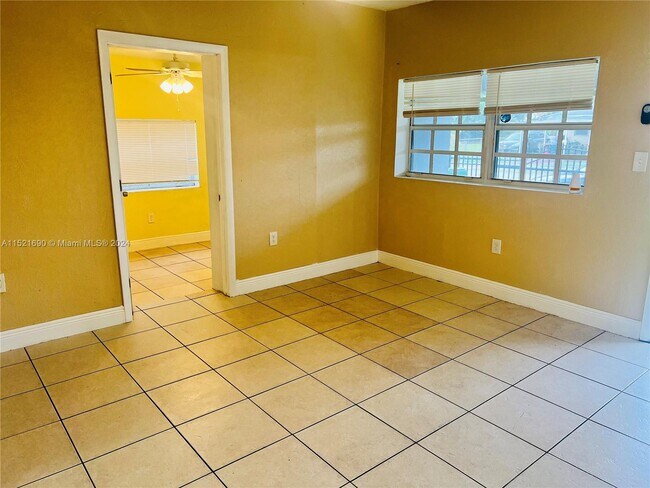 Foto del edificio - 758 NW 74th St