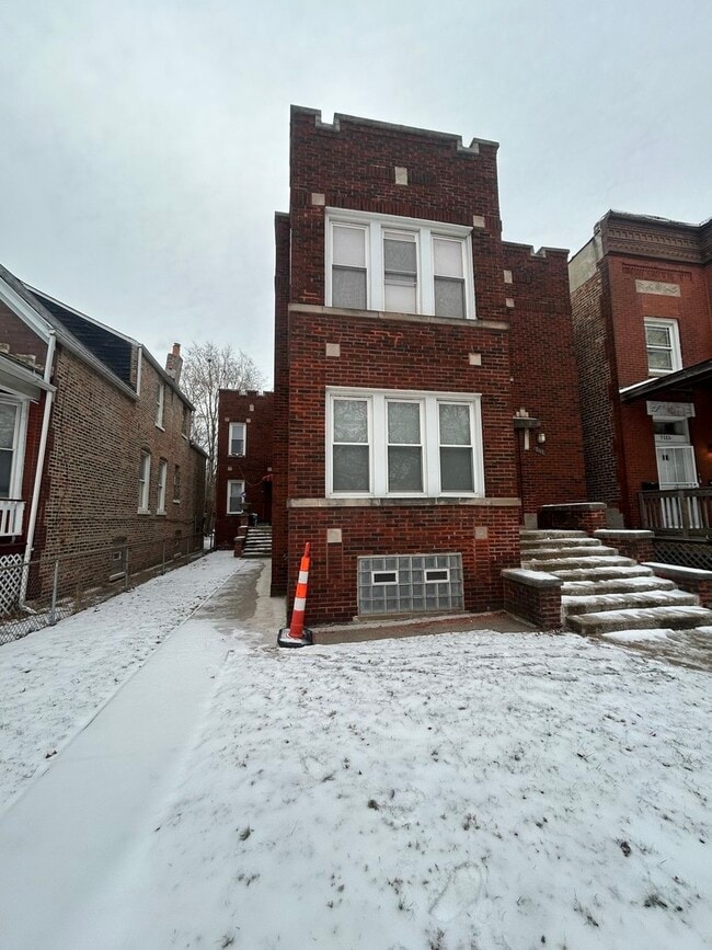 Building Photo - 7111 S Emerald Ave