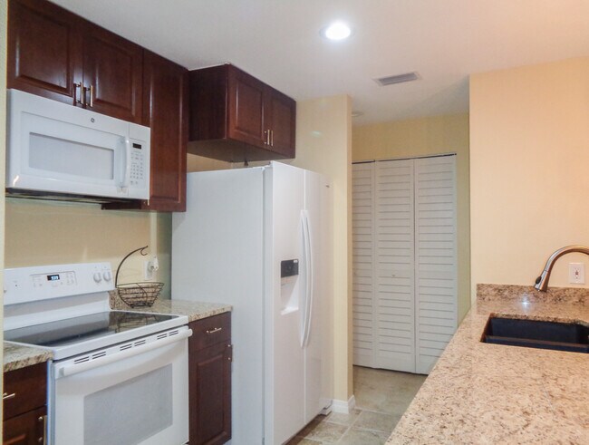 Foto del edificio - 3001 58th Ave S