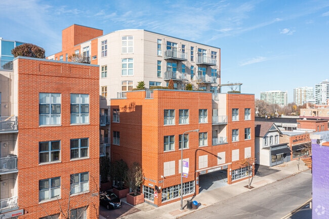 Building Photo - 1210-1236 Chicago Ave