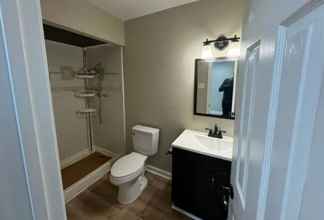 Building Photo - Spacious 3-Bedroom Home in The Colony – Av...