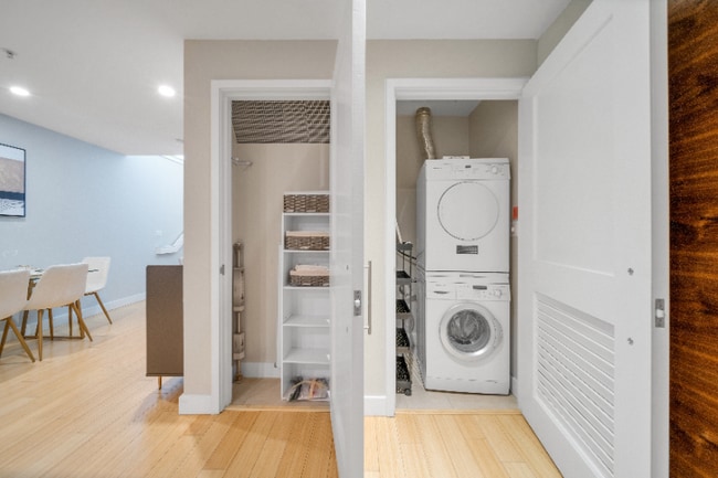 Building Photo - W E