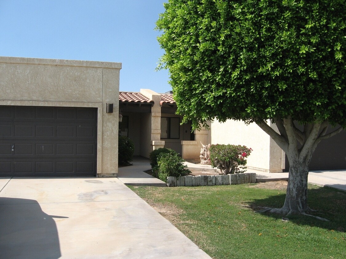 Primary Photo - YUMA CORONA
