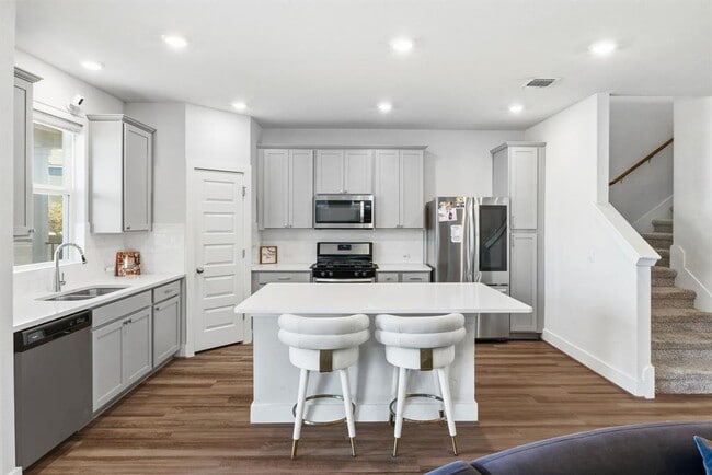 Building Photo - 7416 Travertine Spring Dr