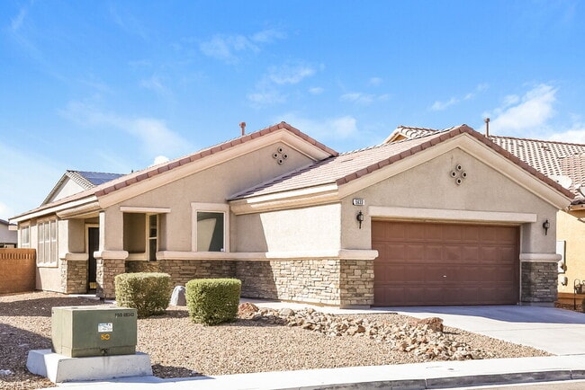 Building Photo - 5633 N Lookout Crest St