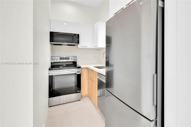 Foto del edificio - 530 SW 11th Ave