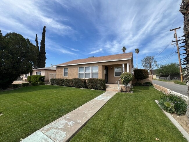 Building Photo - 2114 Brundage Ln