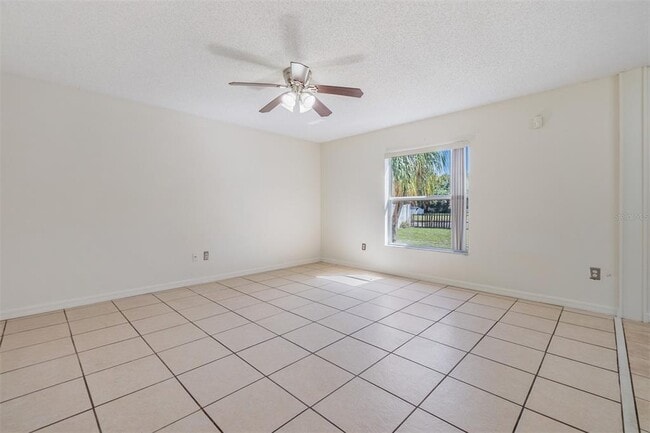 Foto del edificio - 2118 Ashley Lakes Dr