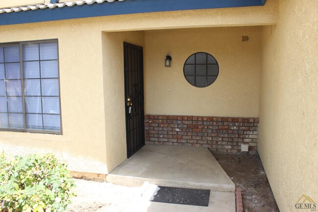 Building Photo - 4216 Mattnick Dr