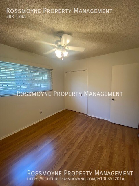 Building Photo - 3 Bedroom Plus Convertible Den/2 Bathroom ...