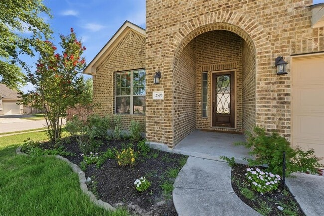 Foto del edificio - 2508 Hilltop Divide Ln