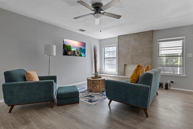 Building Photo - 6622 Magic OaksBEDROOM 1B - 707865