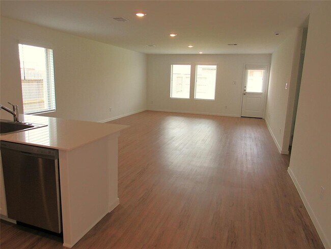 Foto del edificio - 5202 Sunvalley Bend Dr