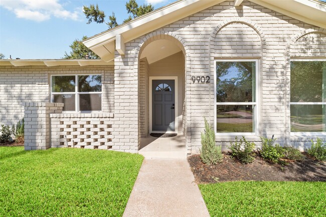 Foto del edificio - 9902 Hornpipe Ln