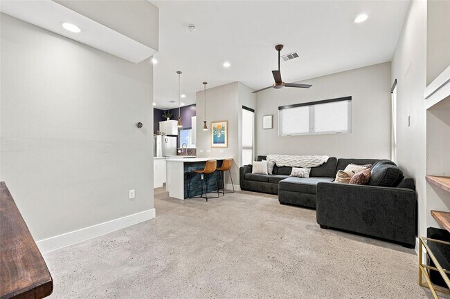 Foto del edificio - 2800 Crest Ave