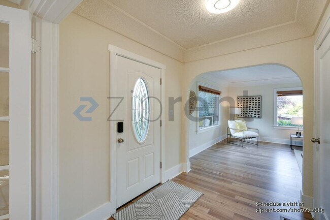 Foto del edificio - 6541 20th Ave NE