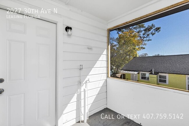 Building Photo - 2027 30th Ave N