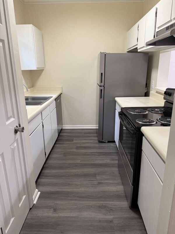 Foto del edificio - 5335-157 Rosedown Ct