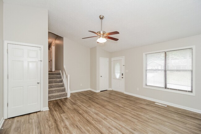 Building Photo - 7660 Mountain Creek Way