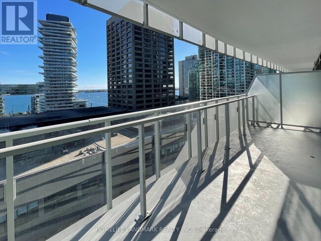 Photo du bâtiment - 28 Freeland St