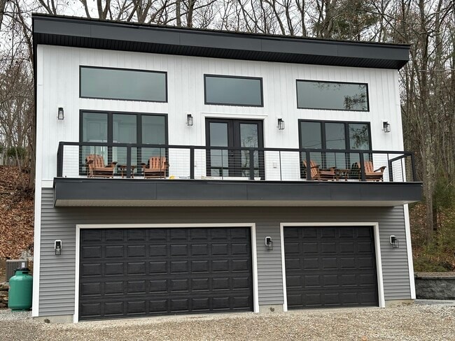 Building Photo - 43 1st St