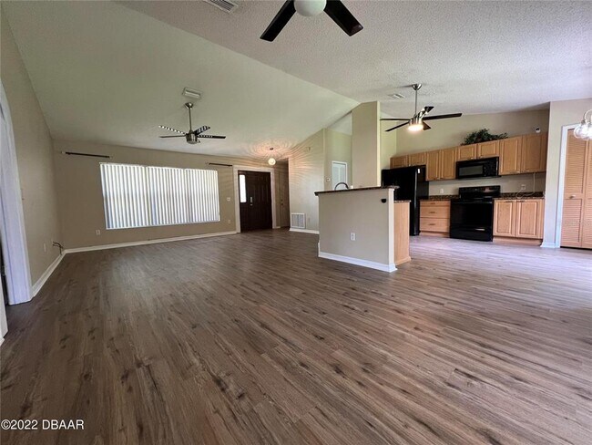 Foto del edificio - 4039 N Waterbridge Cir
