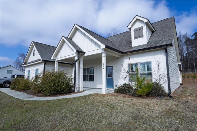 Foto del edificio - 214 Oakwood Dr