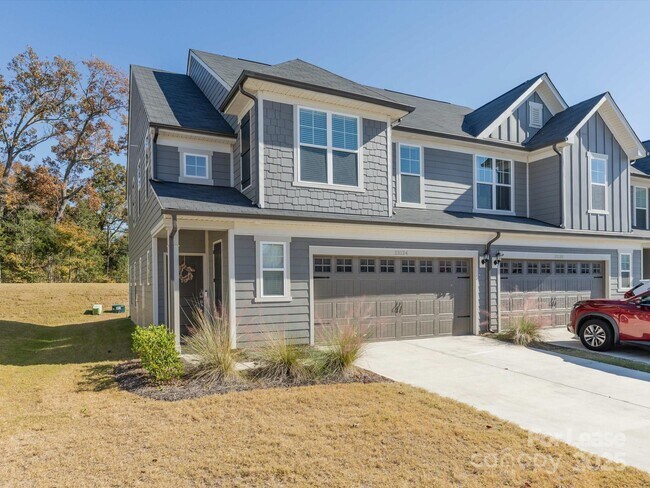 Foto del edificio - 13124 Rover St