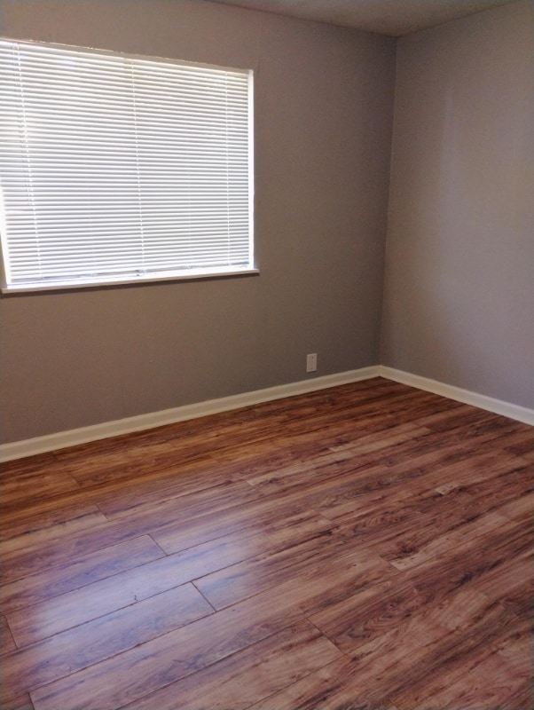 Building Photo - 8630 Corlett Dr