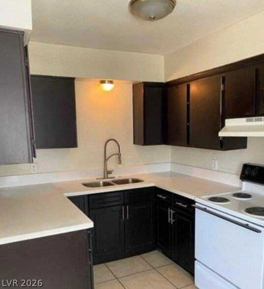 Foto del edificio - 2041 N Bledsoe Ln